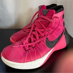 Nike Hyperdunk2015 “Think Pink” edition basketball sneakers